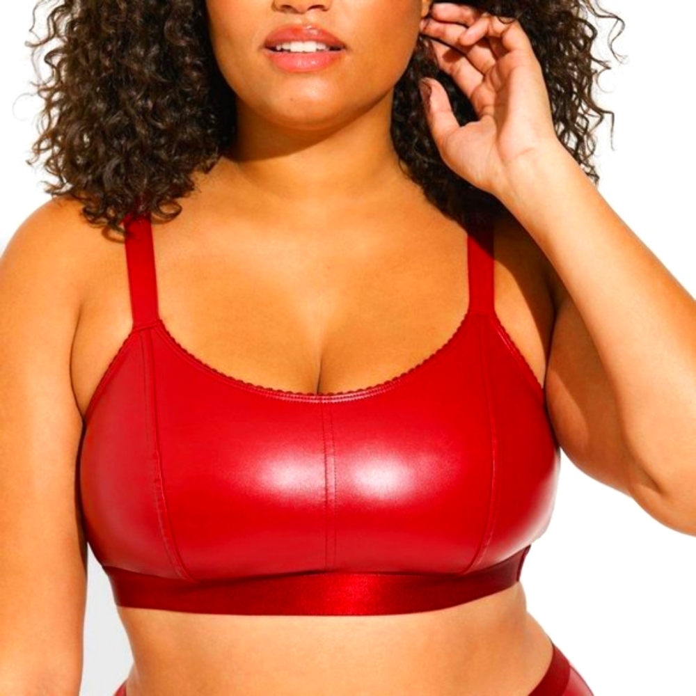❤️NWT TORRID BRA - FAUX VEGAN LEATHER / PLEATHER WIRELESS BRALETTE - PLUS SIZE